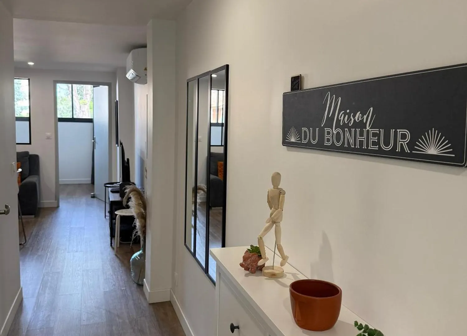 L'Amandier - Joli Appartement T3 Neuf Centre Ville A 2 Pas De La Rotonde Mirabeau Et Des Allees Provencales Aix-en-Provence
